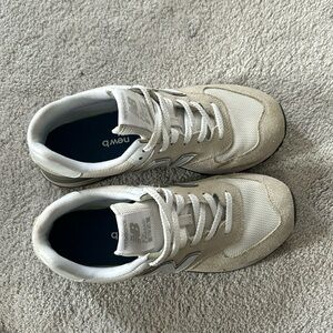 Selling new balances 574 size 8.5 women